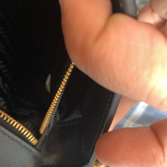 Authentic Prada
Flap Chain Small Black Saffiano Leather Shoulder Bag - Picture 14 of 16